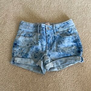 Rolled denim shorts